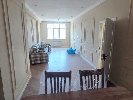 3 otaqlı yeni tikili - İnşaatçılar m. - 150 m²