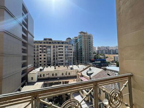 3-комнатная квартира, 107 м², İçəri Şəhər: 556 300 ₼ 3