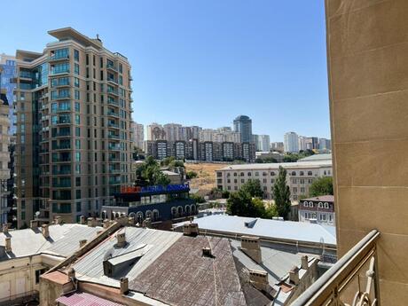 3-комнатная квартира, 107 м², İçəri Şəhər: 556 300 ₼ 4