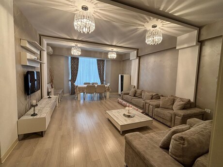 Elan №6231952 - Bakı, Səbail r., 3 otaqlı, 140 m², 8/17 mərtəbə