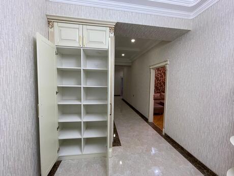 Kirayə 3 otaqlı mənzil, 120 m², İnşaatçılar: 1 100 ₼/ay 2
