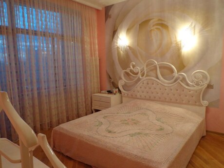 Kirayə 4 otaqlı mənzil, 200 m², İçəri Şəhər: 2 000 ₼/ay 5