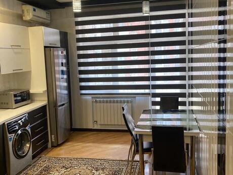 3-room apartment for rent, 135 m², Nəriman Nərimanov: 1 199 ₼/mo 5