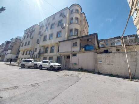 Obyekt - İnşaatçılar m. - 2105.7 m²