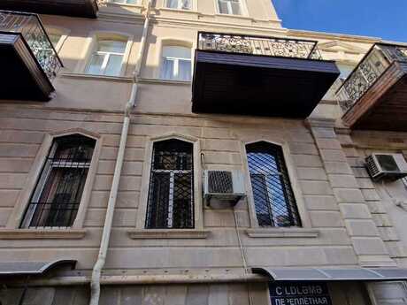 Объявление №6232752 - Баку, м. Ичеришехер, 3-комн., 70 м², 1/3 этаж