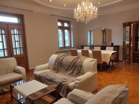 Elan №6232787 - Bakı, Sahil m., 2 otaqlı, 70 m², 4/5 mərtəbə