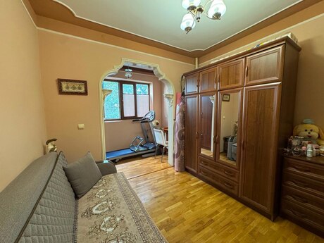 3-комн. вторичка - м. Ахмедлы - 72 м²