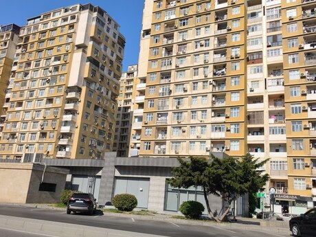 Объявление №6233793 - Баку, м. Ази Асланов, 2-комн., 81 м², 8/17 этаж