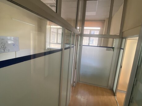 20 otaqlı ofis - 28 May m. - 750 m²