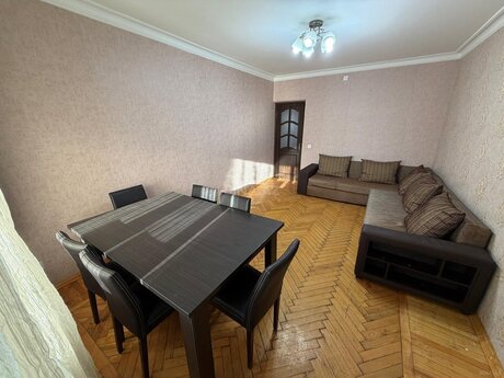 Elan №6235175 - Bakı, Gənclik m., 2 otaqlı, 72 m², 6/10 mərtəbə