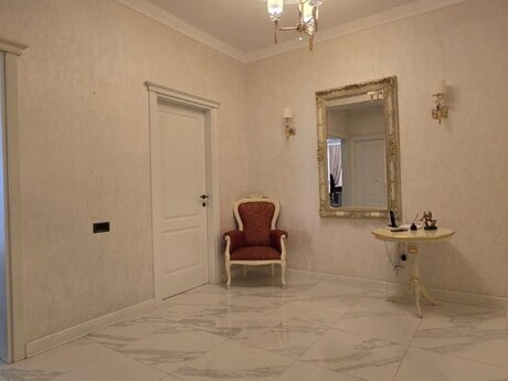 3-комн. новостройка - м. Низами - 137 м²