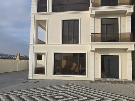 8 otaqlı həyət evi, 400 m², Badamdar: 440 000 ₼ 2