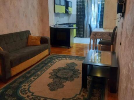 Elan №6235456 - Bakı, Memar Əcəmi m., 2 otaqlı, 70 m², 10/17 mərtəbə