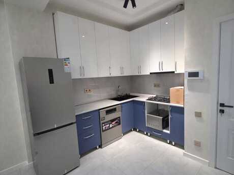 3-комн. новостройка - м. 8 ноября - 120 м²