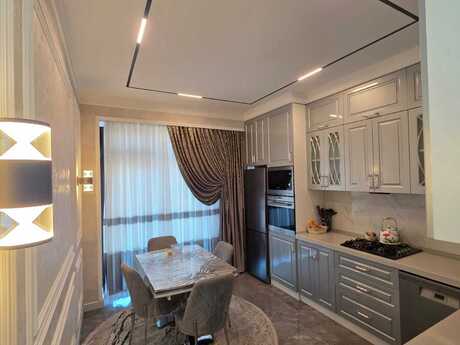 2-комн. новостройка - м. 8 ноября - 110 м²