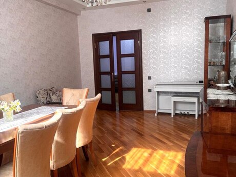 3 otaqlı mənzil, 132 m², İnşaatçılar: 345 000 ₼ 2