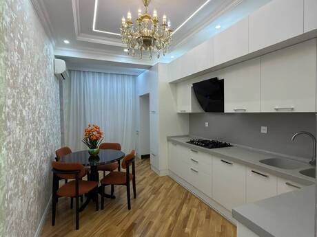 4 otaqlı mənzil, 167 m², 28 May: 588 000 ₼ 4