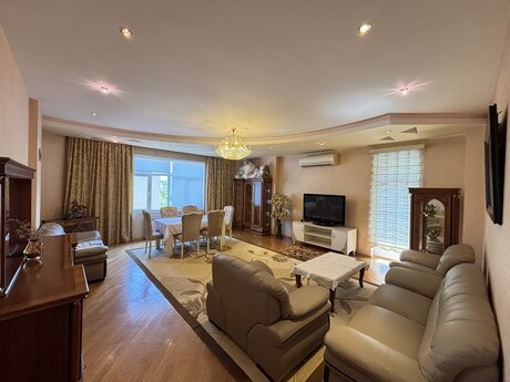 Elan №6235896 - Bakı, Nizami m., 3 otaqlı, 150 m², 5/15 mərtəbə
