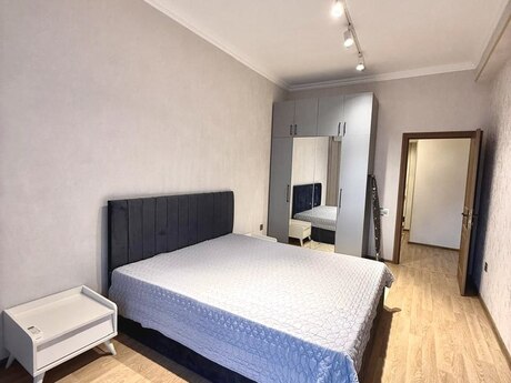 3 otaqlı yeni tikili - 28 May m. - 92 m²