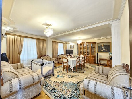 Elan №6236349 - Bakı, 8-ci mikrorayon q., 5 otaqlı, 115 m², 9/9 mərtəbə