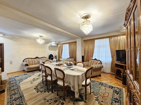 5 otaqlı mənzil, 115 m², 8-ci mikrorayon: 263 000 ₼ 3