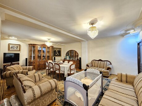 5 otaqlı mənzil, 115 m², 8-ci mikrorayon: 263 000 ₼ 5
