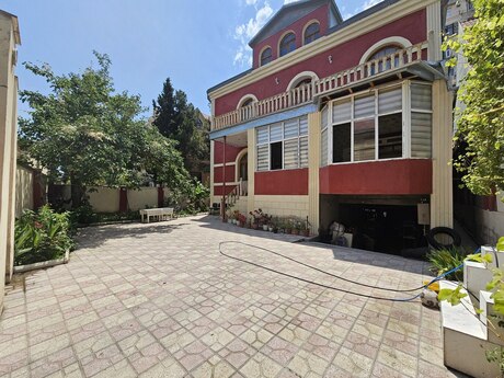 Elan №6236382 - Bakı, 8-ci mikrorayon q., 7 otaqlı, 650 m²