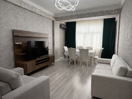 Объявление №6236370 - Баку, пос. Бакиханова, 2-комн., 80 м², 11/12 этаж