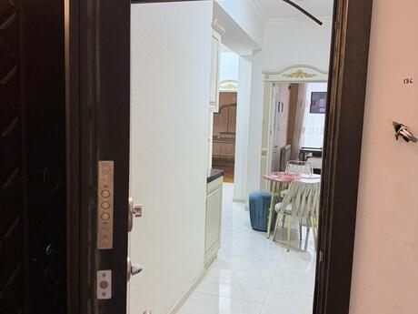 Elan №6236570 - Bakı, Elmlər Akademiyası m., 3 otaqlı, 130 m², 15/16 mərtəbə