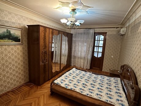 м. Низами