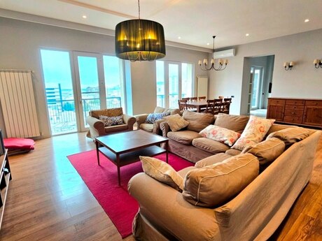 Kirayə 4 otaqlı mənzil, 250 m², 28 May: 3 500 ₼/ay 4