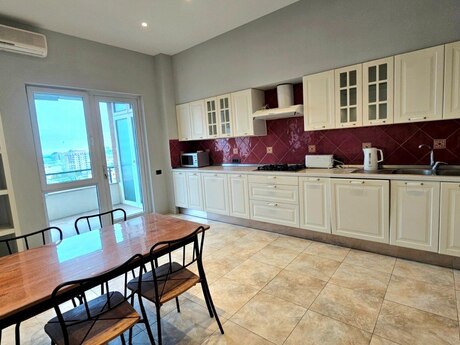 Kirayə 4 otaqlı mənzil, 250 m², 28 May: 3 500 ₼/ay 5