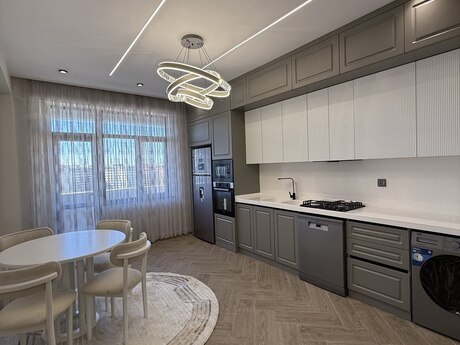 3-room apartment, 140 m², Neftçilər: 368 000 ₼ 2