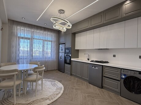 3 otaq · 140 m² · 15/17 mərtəbə, Neftçilər
