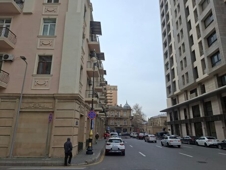 Elan №6238179 - Bakı, Sahil m., 3 otaqlı, 85 m², 2/4 mərtəbə