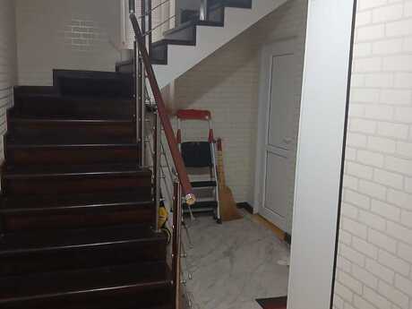 4 otaqlı həyət evi/bağ evi - Mərdəkan q. - 140 m²