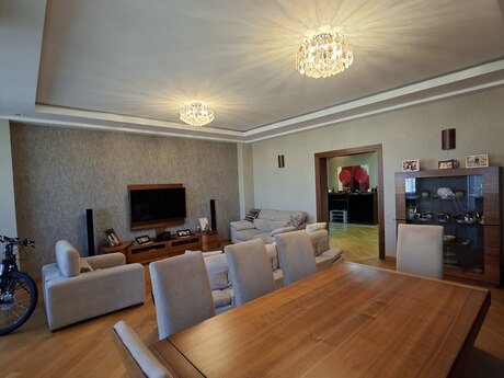 Elan №6238297 - Bakı, Şah İsmayıl Xətai m., 4 otaqlı, 165 m², 12/16 mərtəbə