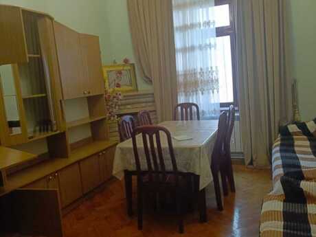 Elan №6238505 - Bakı, Sahil m., 3 otaqlı, 80 m², 3/3 mərtəbə