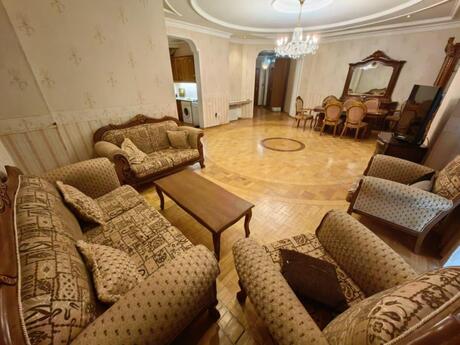Объявление №6238524 - Баку, м. Элмляр Академиясы, 3-комн., 120 м², 6/15 этаж