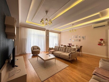 Elan №6238736 - Bakı, Şah İsmayıl Xətai m., 3 otaqlı, 130 m², 5/7 mərtəbə