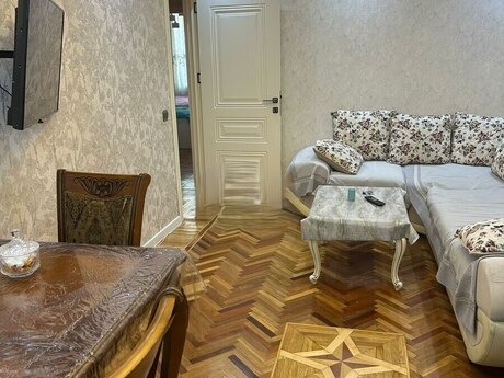 Elan №6238833 - Bakı, Yeni Günəşli q., 3 otaqlı, 75 m², 4/9 mərtəbə