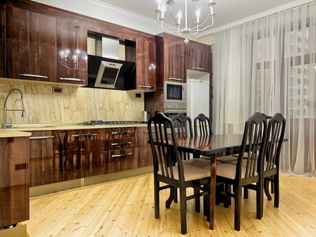 Elan №6238841 - Bakı, Şah İsmayıl Xətai m., 2 otaqlı, 110 m², 3/16 mərtəbə
