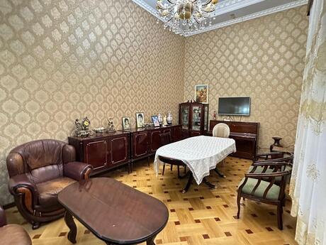 Elan №6238859 - Bakı, Sahil m., 2 otaqlı, 80 m², 2/4 mərtəbə