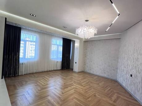 4-комнатная квартира, 115 м², Neftçilər: 354 999 ₼ 2
