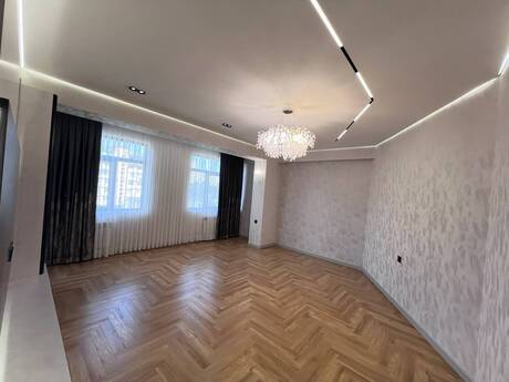 4-комнатная квартира, 115 м², Neftçilər: 354 999 ₼ 4