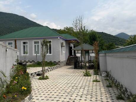 4 otaqlı həyət evi/bağ evi - Qəbələ - 100 m²