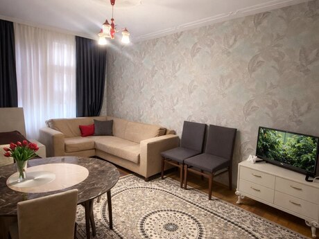 Elan №6239458 - Bakı, Xalqlar Dostluğu m., 2 otaqlı, 70 m², 7/9 mərtəbə