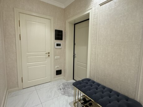 4-комнатная квартира, 165 м², 20 Yanvar: 455 000 ₼ 2