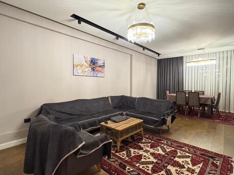 3 otaqlı mənzil, 150 m², İnşaatçılar: 420 000 ₼ 5