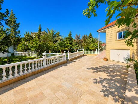 7 otaqlı həyət evi/bağ evi - Mərdəkan q. - 500 m²